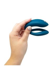We-Vibe Sync O Rechargeable Silicone Couples Vibrator with Remote Control - Velvet Green